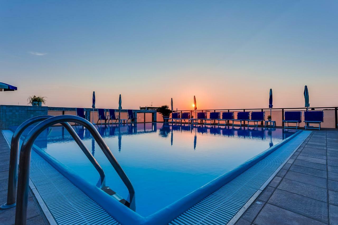 Renzo Hotel Cesenatico Exterior foto